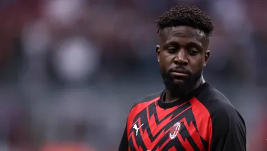 Carrasco do Barcelona &lsquo;treina sozinho&rsquo; no Milan para ganhar R$ 24 milh&otilde;es por ano