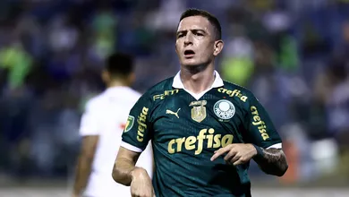 Meio-campo com tr&ecirc;s volantes ainda merece mais uma chance no Palmeiras? Qual a tend&ecirc;ncia diante da Ponte Preta?
