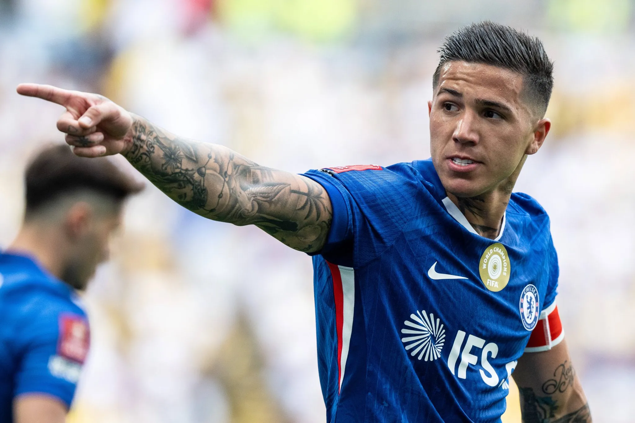 Acordo de paz? Enzo decide e Chelsea vai &agrave; final da FA Cup em meio ao caos