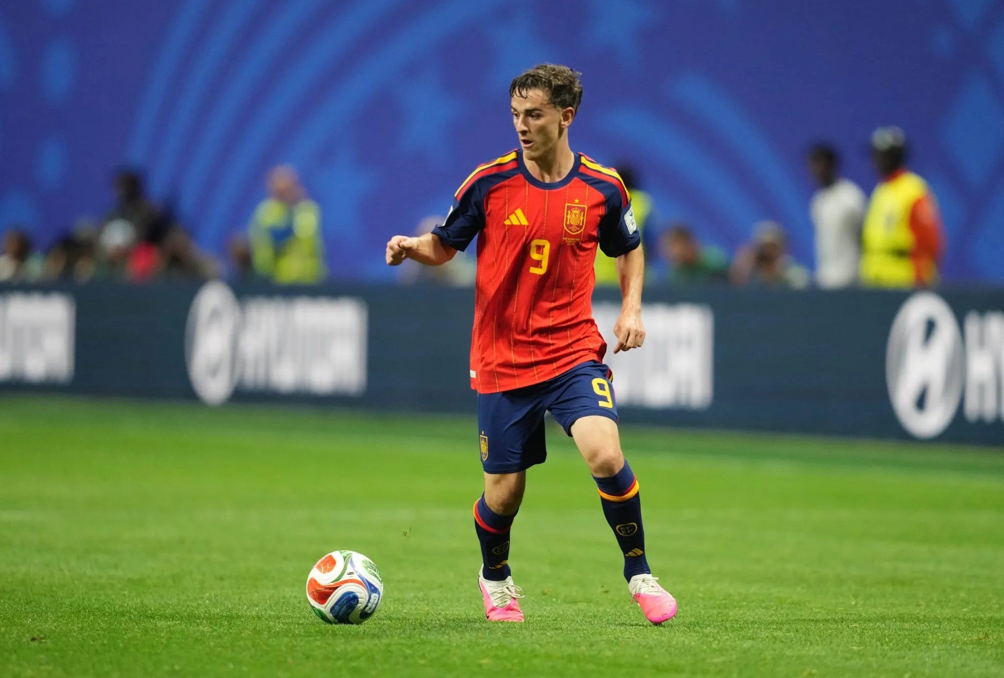 Gavi durante partida de estreia da Espanha na Copa do Mundo (Foto: IMAGO / DeFodi Images)