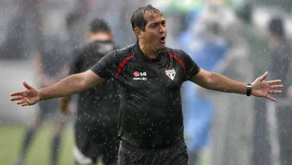 Muricy Ramalho no S&atilde;o Paulo, em 2008 (AP Photo/Eraldo Peres)