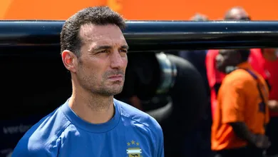 Orgulho, choro e futuro: Scaloni evita promessa de perman&ecirc;ncia e emociona ao falar da Argentina