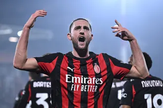 Joia de Fabregas &eacute; ofuscada por Rabiot em virada do Milan ap&oacute;s amasso do Como