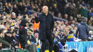 Slot abre m&atilde;o de convic&ccedil;&otilde;es, mas Liverpool repete fraquezas em movimentado empate com Leeds