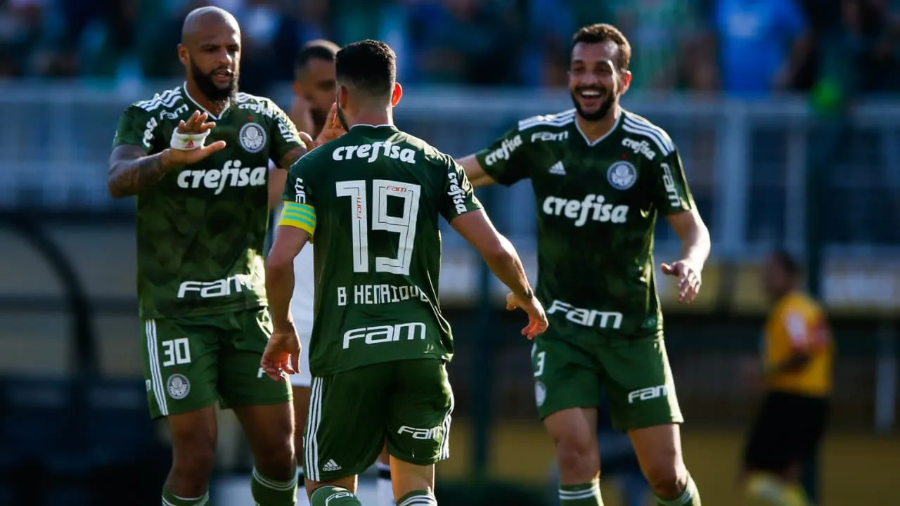 Foi dif&iacute;cil, mas Palmeiras deu mais um passo na dire&ccedil;&atilde;o do t&iacute;tulo com vit&oacute;ria sobre o Cear&aacute;