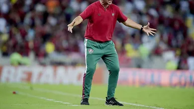 Diniz erra, Fluminense joga mal e perde de pouco do Flamengo no Carioca