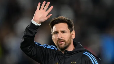 Messi tem noite m&aacute;gica e deixa sua assinatura em &uacute;ltima dan&ccedil;a com a sele&ccedil;&atilde;o em solo argentino