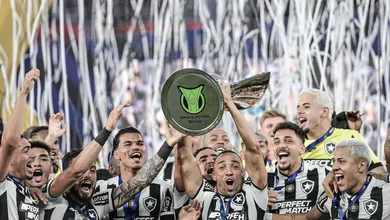 Com t&iacute;tulo brasileiro, Botafogo supera feito hist&oacute;rico do tri do S&atilde;o Paulo de Muricy