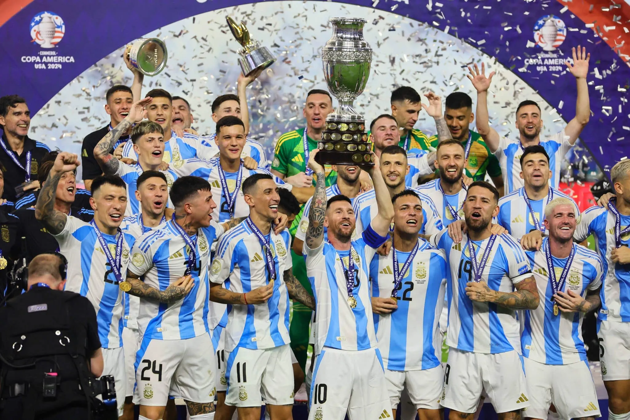 Fran&ccedil;a vai &agrave; Fifa ap&oacute;s jogadores da Argentina cantarem m&uacute;sica racista na Copa Am&eacute;rica