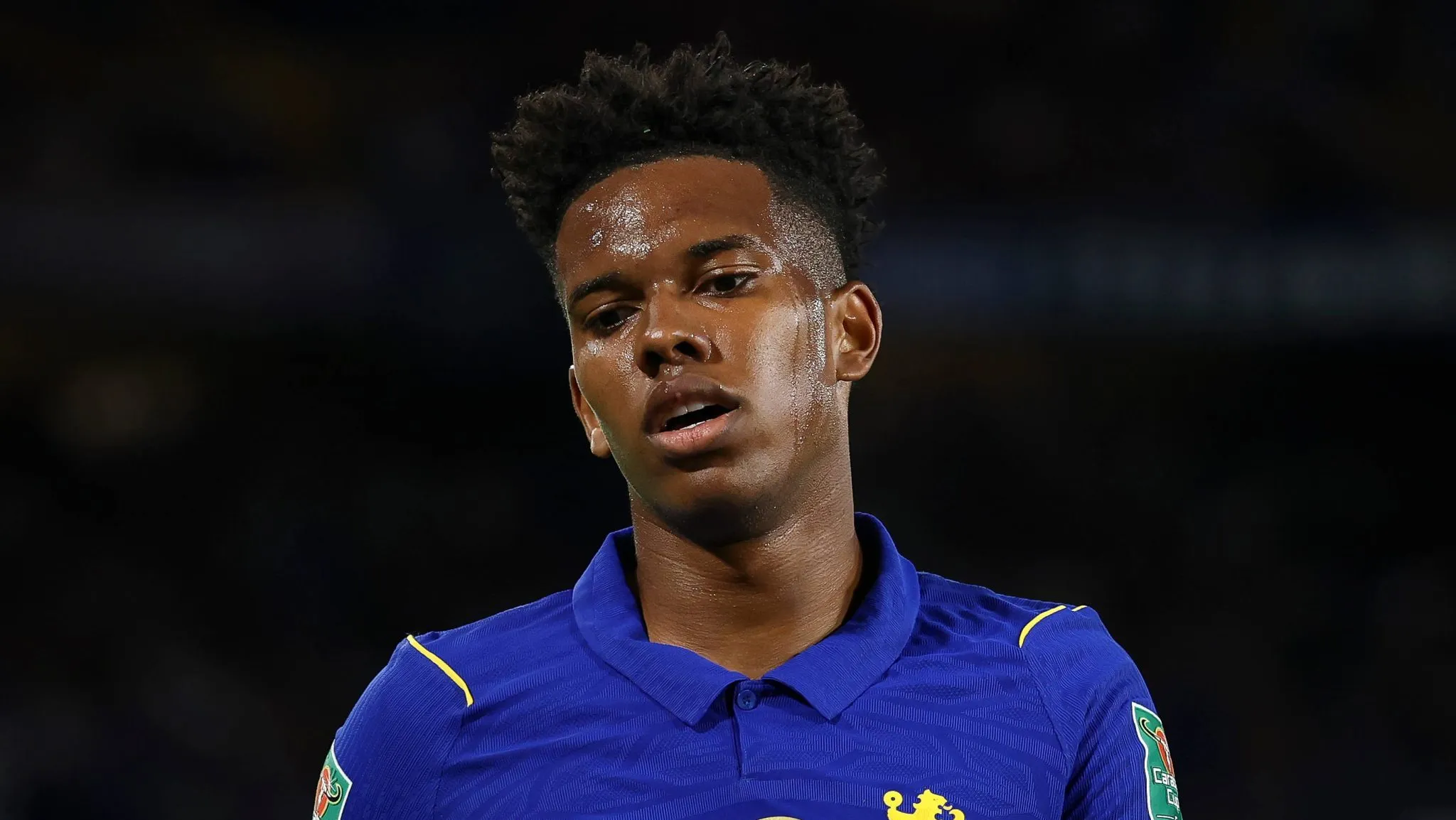 Qual a posi&ccedil;&atilde;o do Chelsea sobre Est&ecirc;v&atilde;o, ap&oacute;s rumores de interesse do Barcelona?
