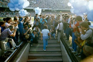 Um trechinho de &lsquo;Diego Maradona&rsquo; j&aacute; eleva a ansiedade pelo novo document&aacute;rio sobre o craque