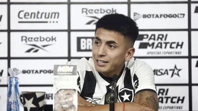 Almada ignora Lyon e garante foco no Botafogo, mas s&oacute; depois das Olimp&iacute;adas