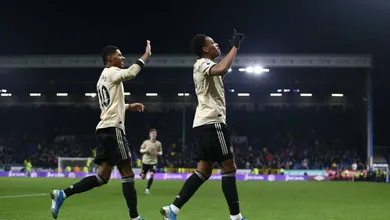 Martial e Rashford lideram ascens&atilde;o do Manchester United, que vence Burnley e sobe para 5&ordm;