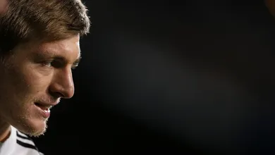 Kroos diz que todos devem viver &ldquo;livremente&rdquo;, mas n&atilde;o sabe se aconselharia jogador a se revelar gay