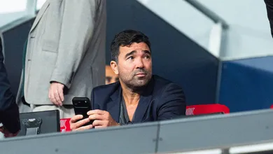 Barcelona: &lsquo;&Eacute; quase imposs&iacute;vel contratar jogadores da Premier League&rsquo;, diz Deco