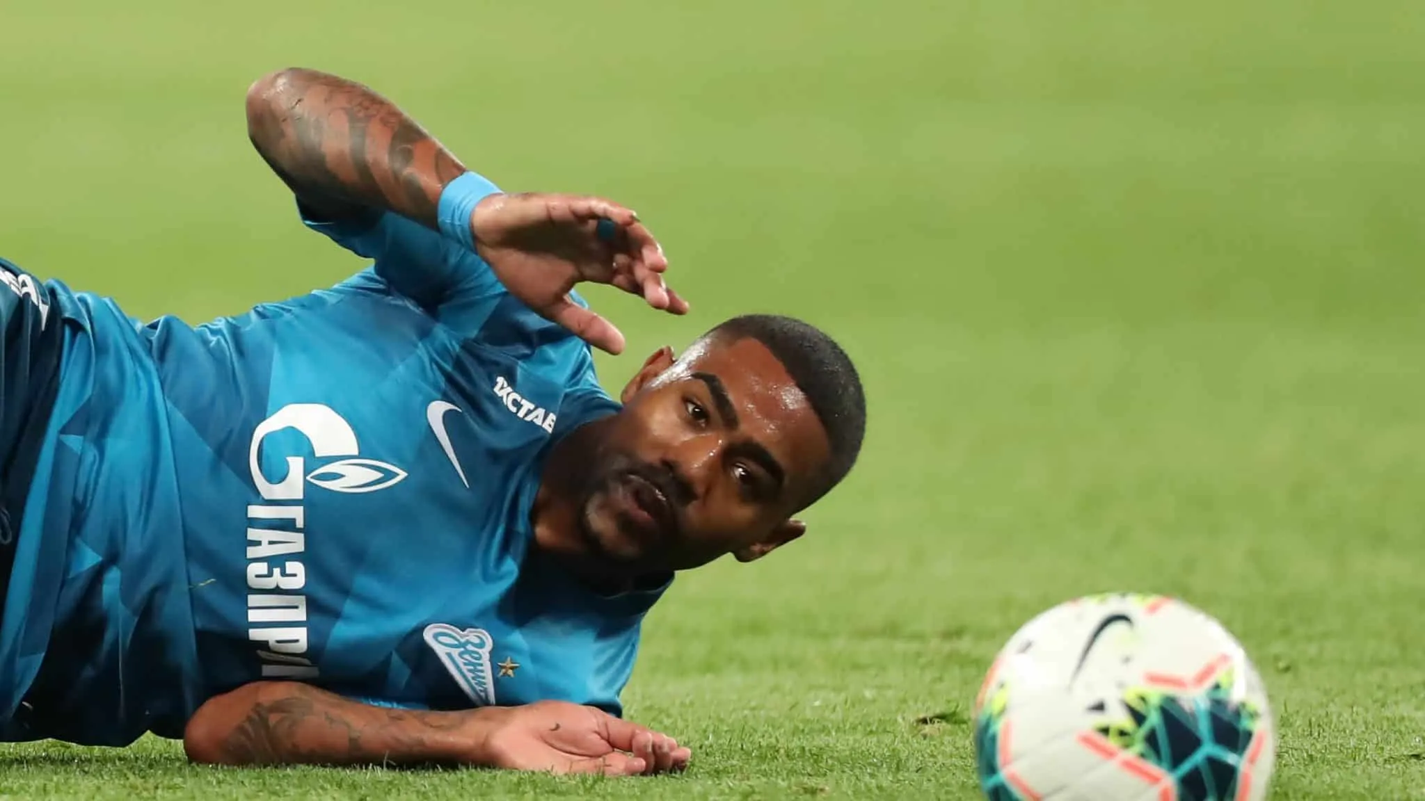 Malcom sobre rumores de sa&iacute;da do Zenit: &ldquo;O que dizem no Brasil &eacute; uma mentira&rdquo;