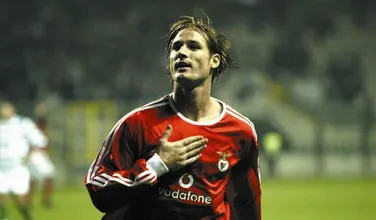 Nos 15 anos sem Feh&eacute;r, o Benfica prestou tributo ao seu saudoso atacante, falecido em campo