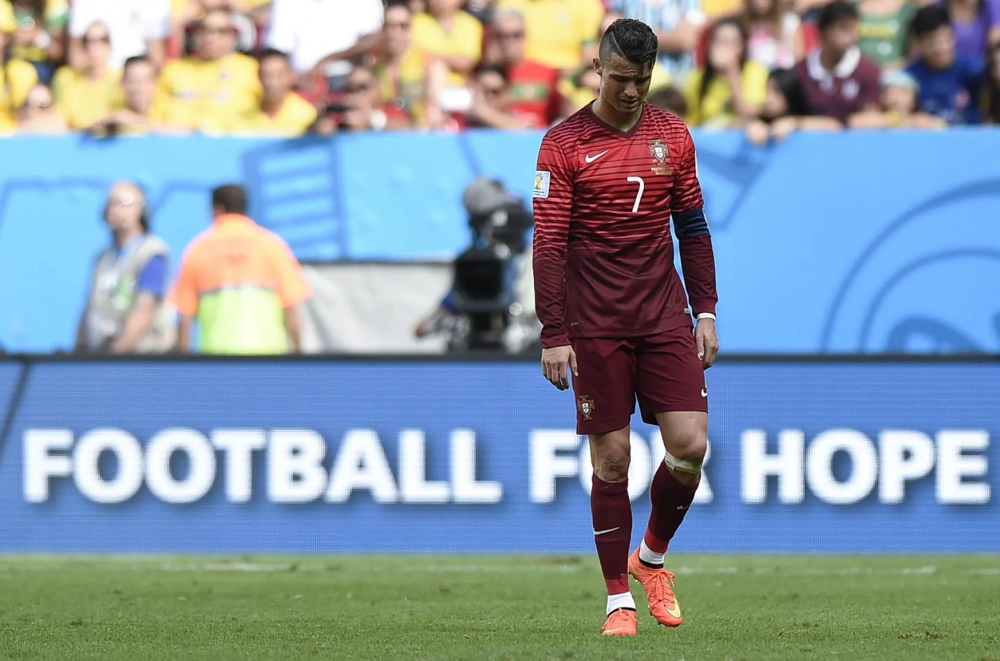 140626 BRASILIA June 26 2014 Xinhua Portugal s Cristiano Ronaldo reacts after a Group G