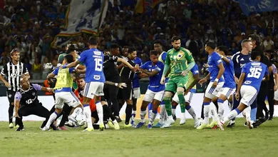 Cruzeiro x Atl&eacute;tico-MG &eacute; jogo com mais expuls&otilde;es no Brasil, mas n&atilde;o bate recorde mundial