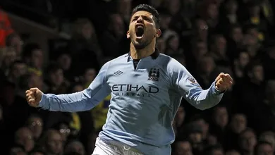 Com controv&eacute;rsia, expuls&atilde;o e muitos gols, City bate Norwich