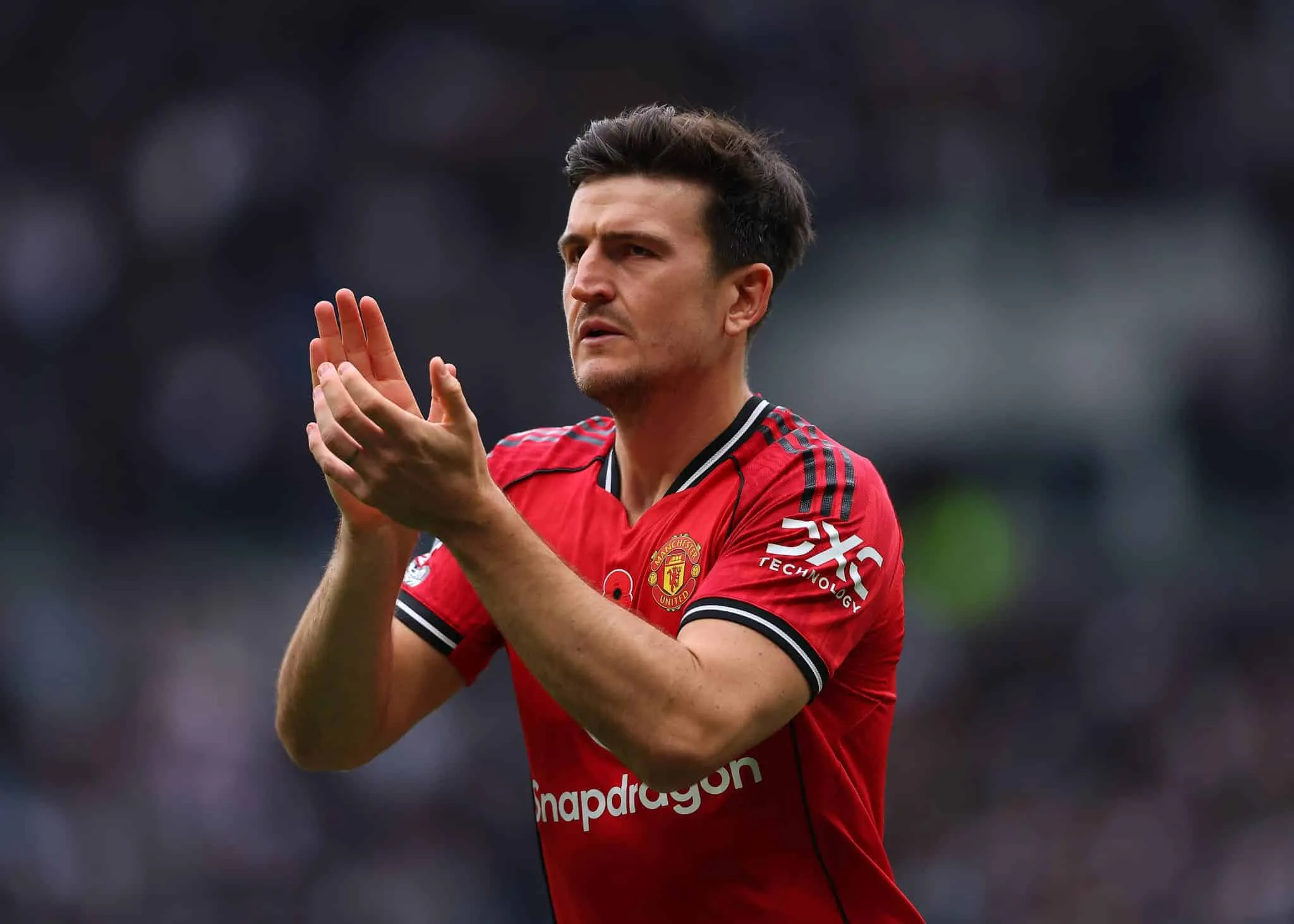 &lsquo;Nunca foi reconhecido como merecia&rsquo;: Maguire aponta t&eacute;cnico subestimado no Manchester United