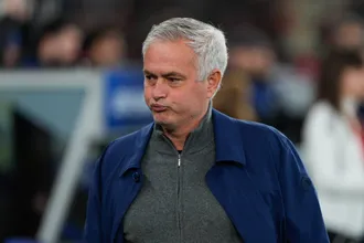 &lsquo;Absurdo e perverso&rsquo;: Mourinho &eacute; criticado ap&oacute;s &lsquo;justificar&rsquo; racismo contra Vinicius J&uacute;nior