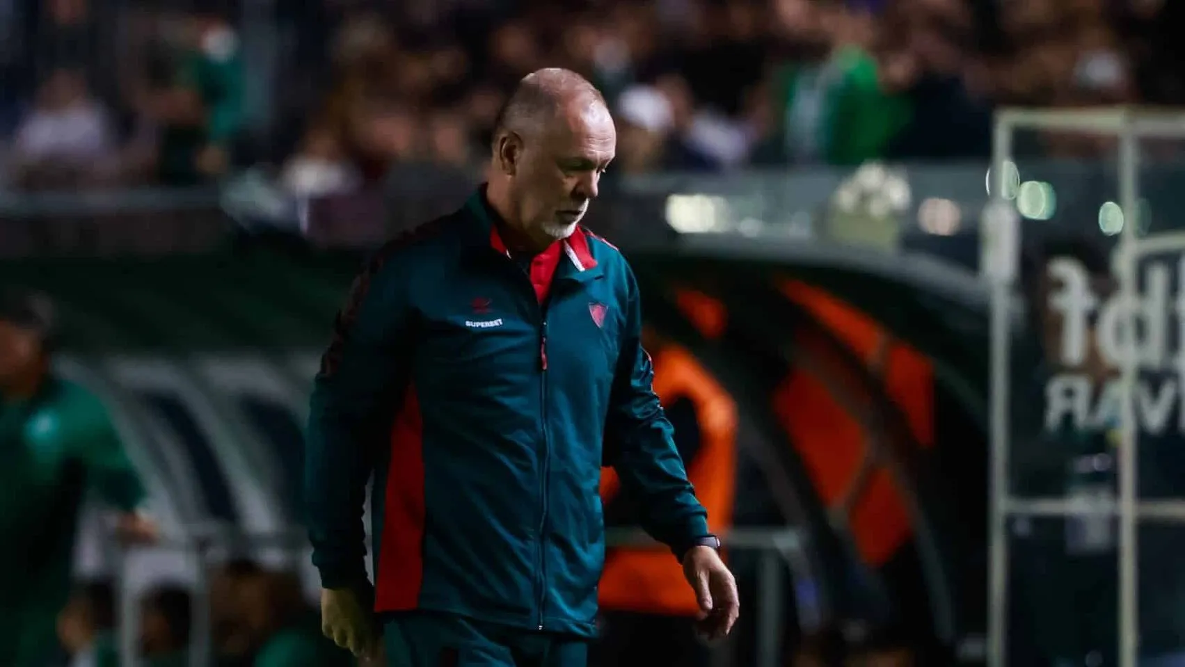 &lsquo;Bahia est&aacute; dois dias de perninha para cima&rsquo;, reclama Mano sobre poupar no Fluminense