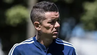 Dire&ccedil;&atilde;o do Internacional apara arestas com D&rsquo;Alessandro, anunciado ao lado de executivo
