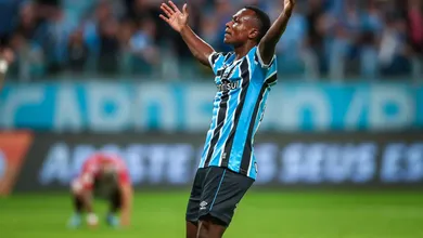 Nathan Fernandes despontou no final de um ano de ascens&atilde;o de jogadores da base do Gr&ecirc;mio