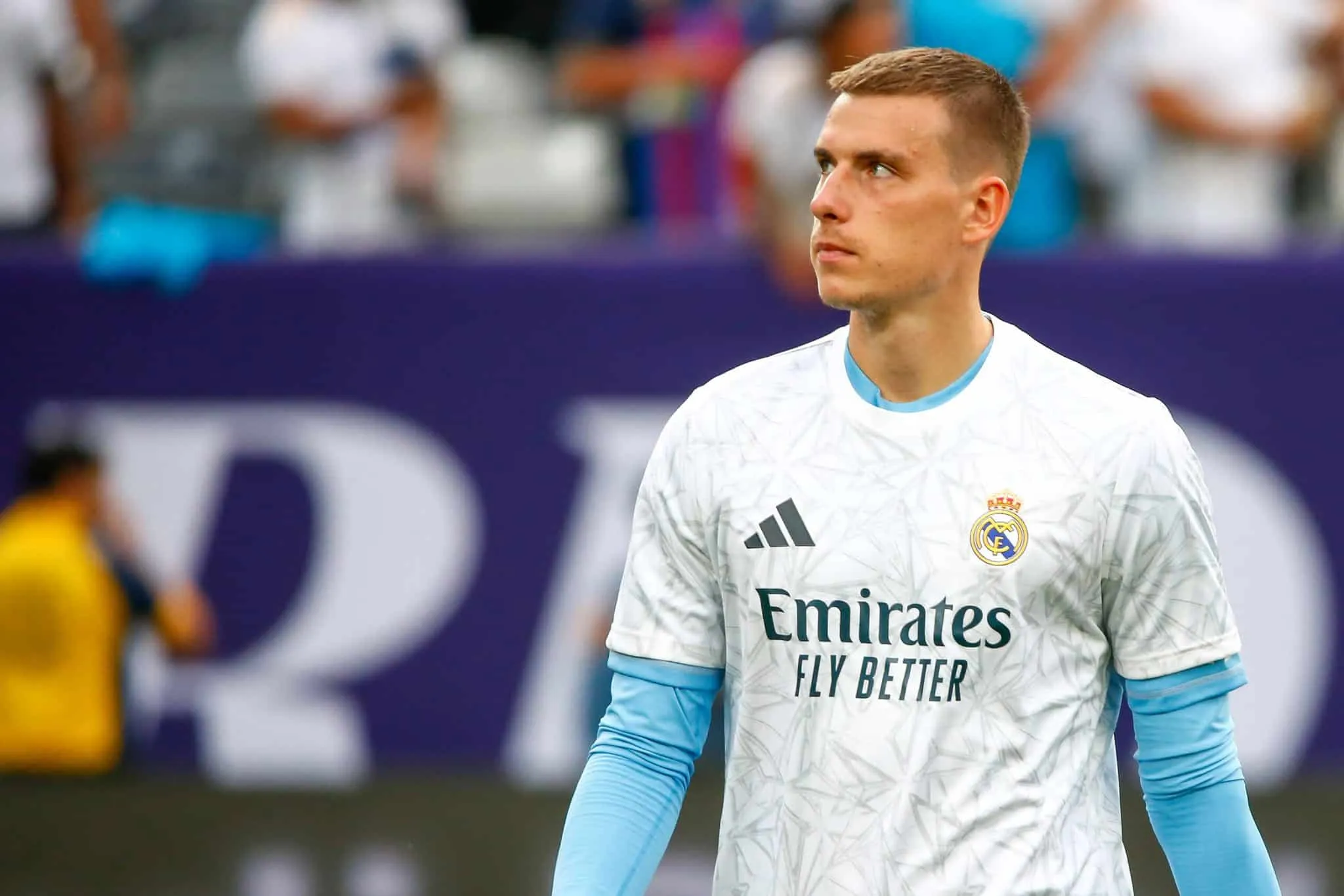 Her&oacute;i da Champions desiste de ir embora e renova com Real Madrid, mas ainda tem miss&atilde;o ingrata