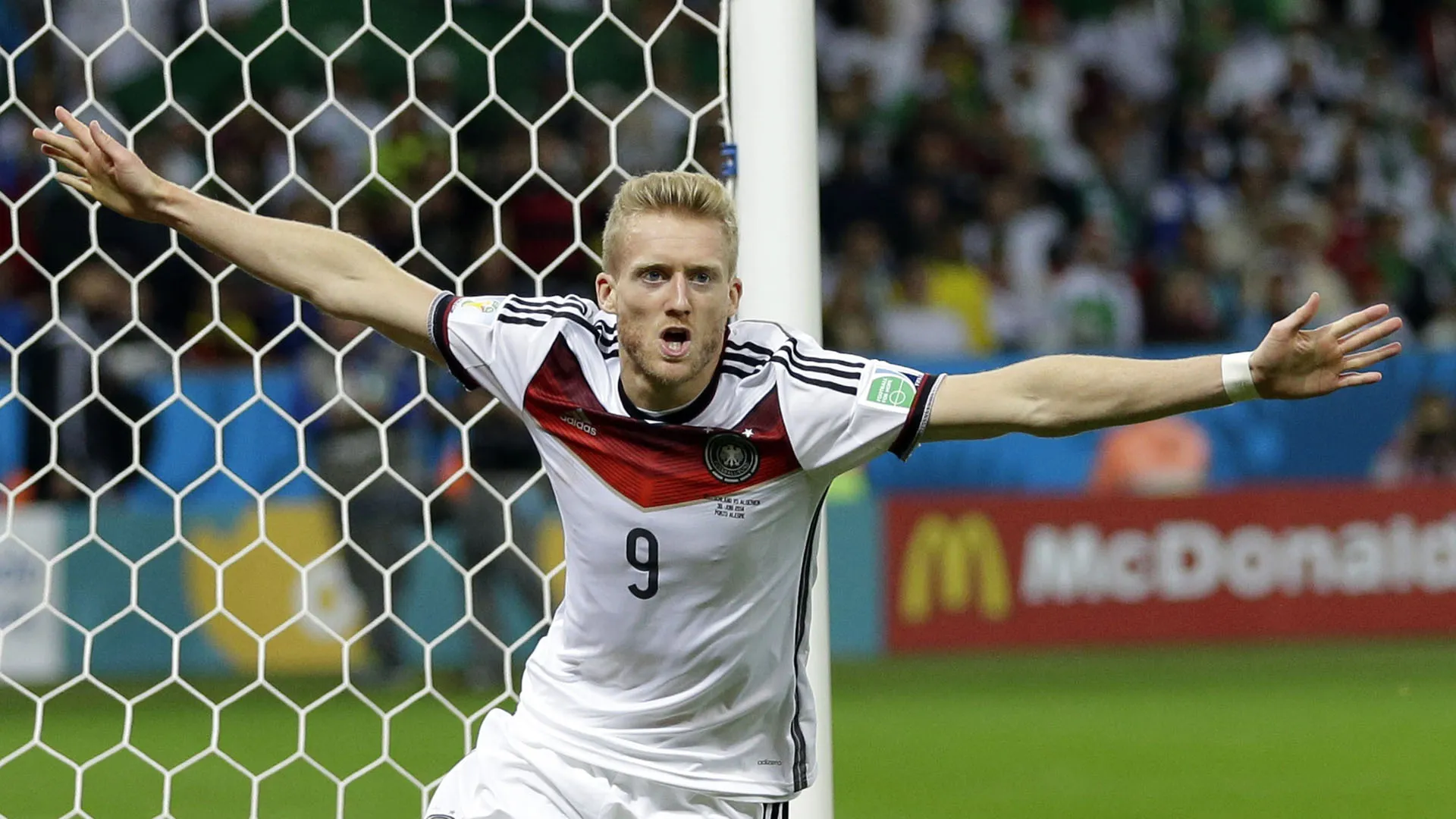 Depois de resgatar G&ouml;tze, Dortmund mostra sinal de for&ccedil;a em busca do t&iacute;tulo contratando Sch&uuml;rrle