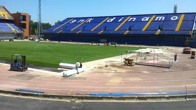 Torcida do Hajduk Split &eacute; barrada no est&aacute;dio do D&iacute;namo, e jogadores boicotam cl&aacute;ssico