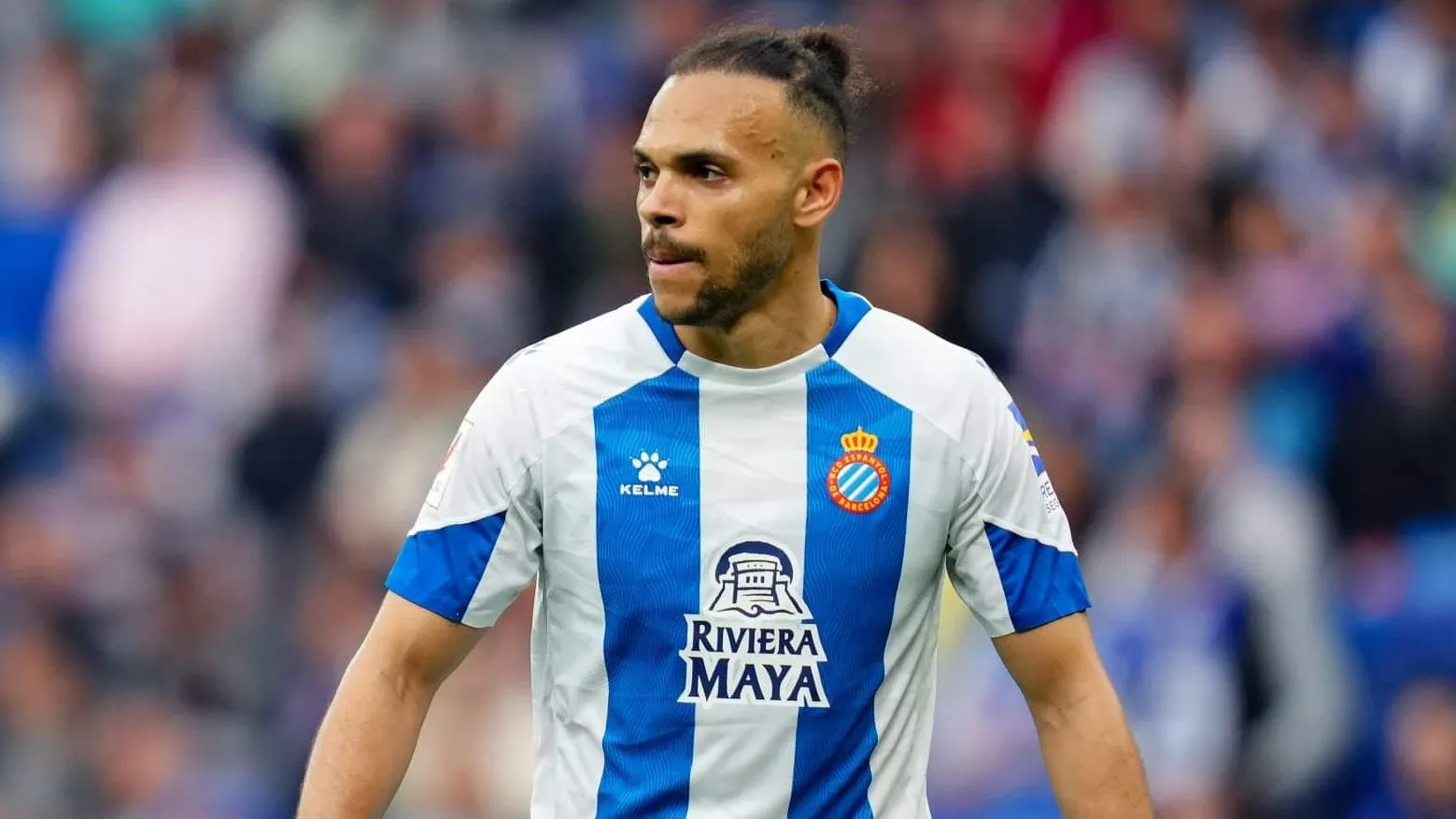 Dinamarqu&ecirc;s, empres&aacute;rio de sucesso e centroavante m&oacute;vel: esse &eacute; o inusitado novo refor&ccedil;o do Gr&ecirc;mio