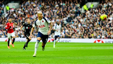 Drama, reviravoltas e brasileiro her&oacute;i: O &lsquo;estranho&rsquo; jogo entre Tottenham e United