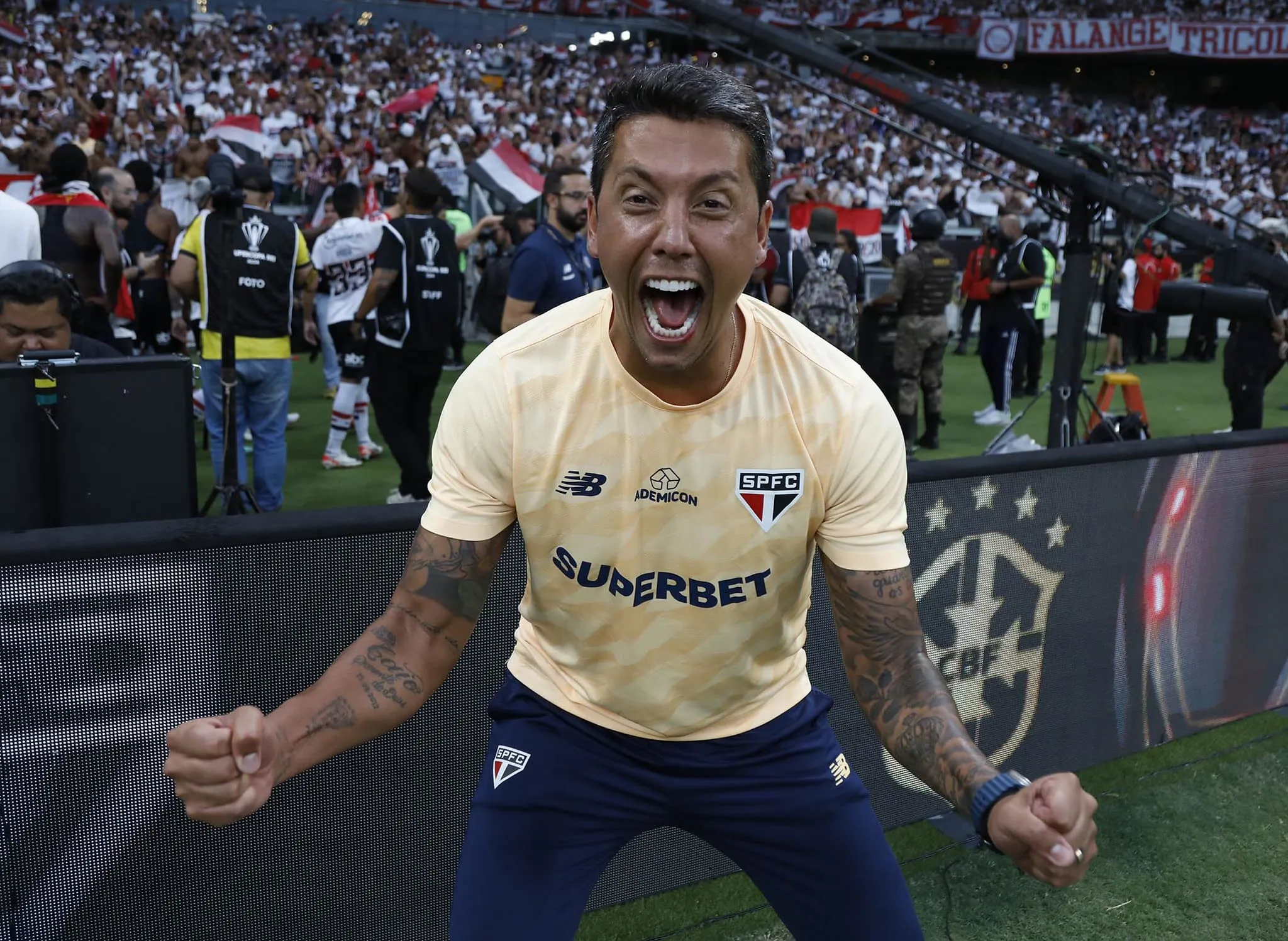 Quebra de tabu e t&iacute;tulo in&eacute;dito: Carpini vive semana perfeita e entra para a hist&oacute;ria&nbsp;do&nbsp;S&atilde;o&nbsp;Paulo