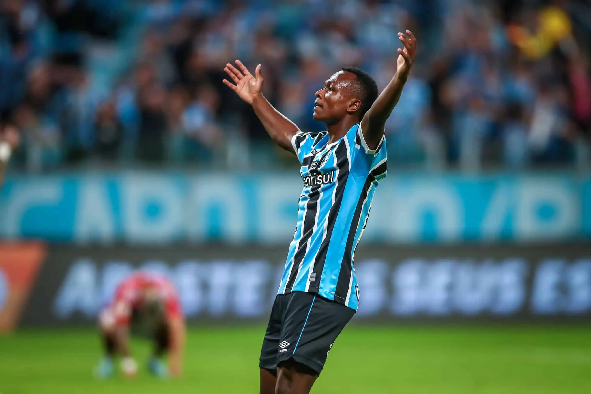 Nathan Fernandes despontou no final de um ano de ascens&atilde;o de jogadores da base do Gr&ecirc;mio