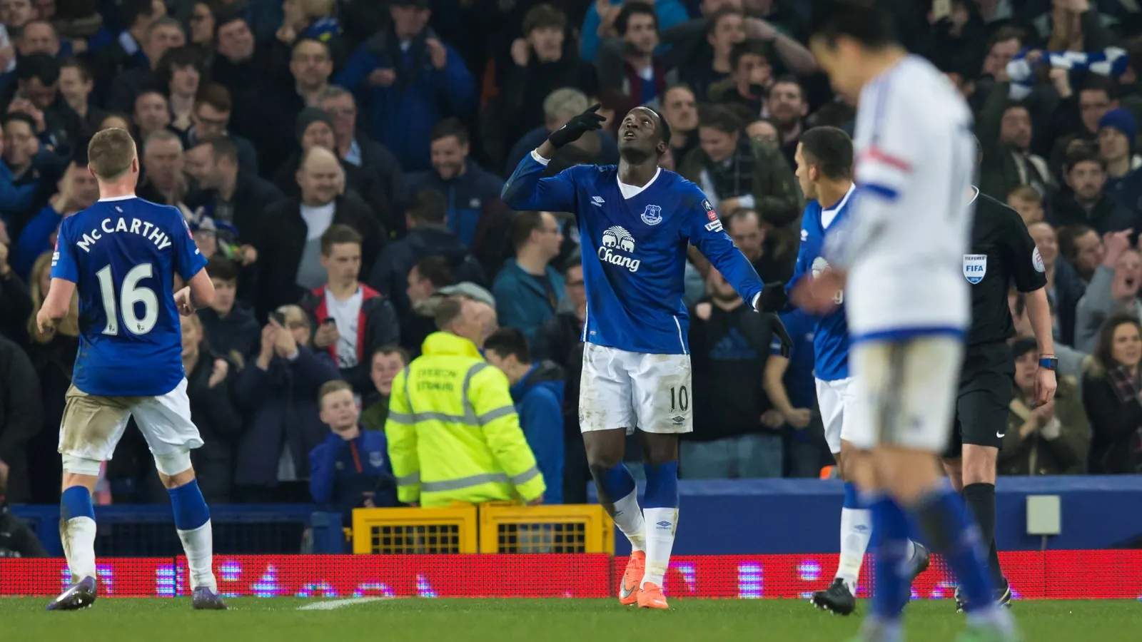 Lukaku ampliou o arrependimento do Chelsea, ainda mais com o descontrole de Diego Costa