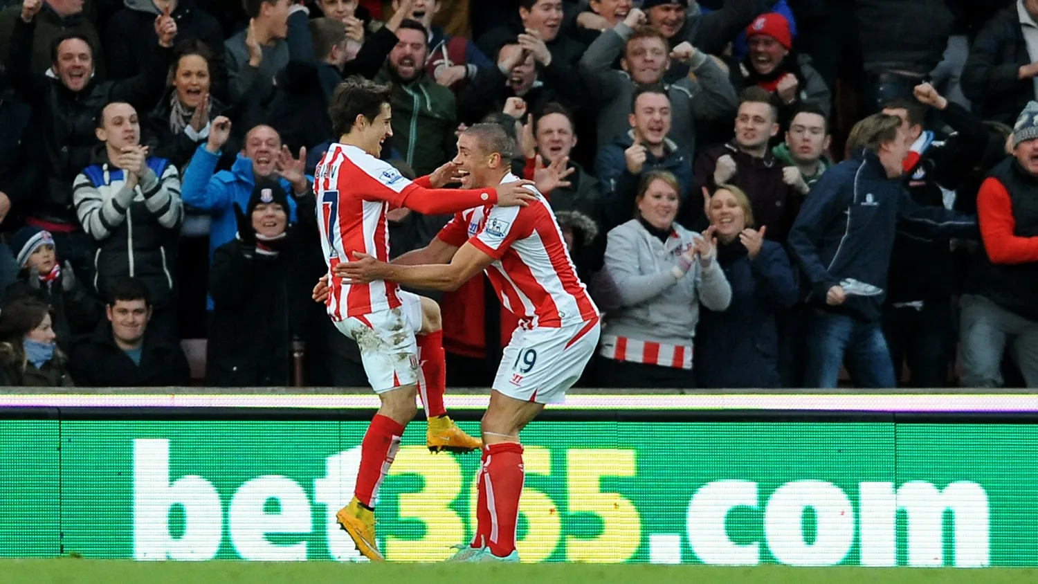 Stoke precisou apenas aproveitar os erros infantis do Arsenal para fazer tr&ecirc;s gols em 45 minutos