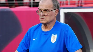 Ap&oacute;s os absurdos da Copa Am&eacute;rica, &eacute; necess&aacute;rio um elogio &agrave; loucura de Bielsa