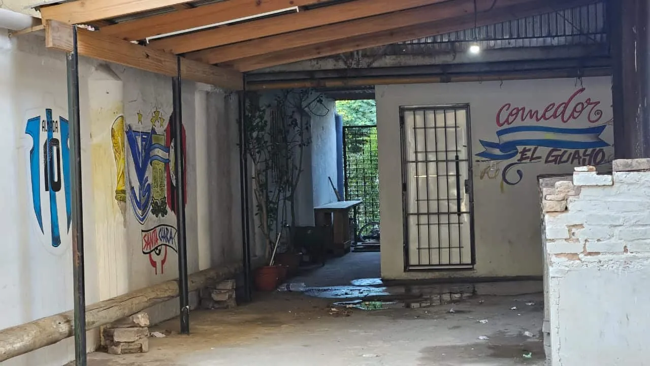 Thiago Almada abriu um restaurante popular no Fuerte Apache (Foto: Gabriel Rodrigues/Trivela)