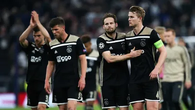 Ajax foi novamente dominante fora de casa e saiu na frente do Tottenham na semifinal