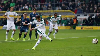 Eden n&atilde;o &eacute; o &uacute;nico Hazard arrebentando na temporada: Thorgan tamb&eacute;m brilha no Gladbach