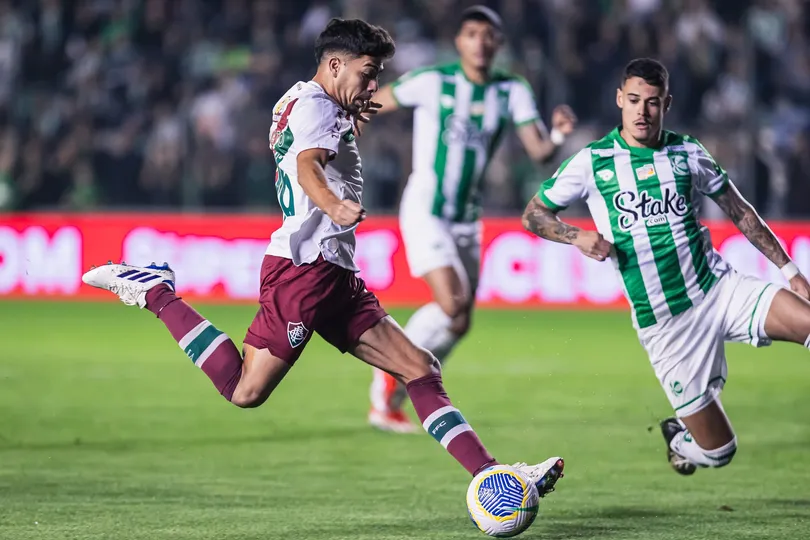 Nonato deu o passe para o gol de Lima contra o Juventude, mas saiu lesionado - Foto: WILLIAM ANACLETO / FLUMINENSE FC