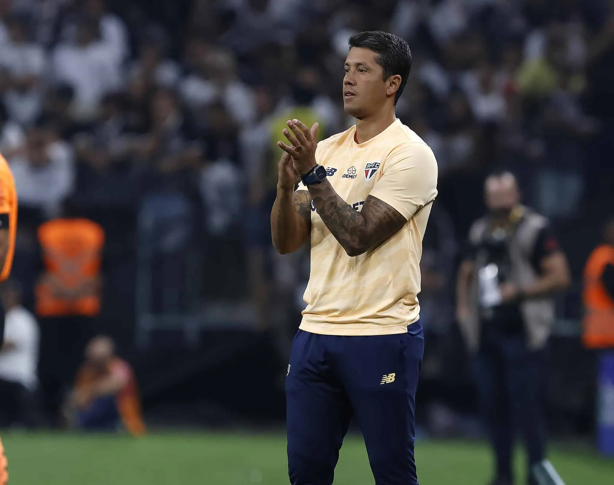 Carpini j&aacute; faz hist&oacute;ria pelo S&atilde;o Paulo com quebra de tabu em Itaquera e nem por isso&nbsp;muda&nbsp;o&nbsp;seu&nbsp;tom