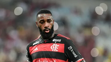 Gerson ganha nova fun&ccedil;&atilde;o para dar resposta aos torcedores ap&oacute;s protestos