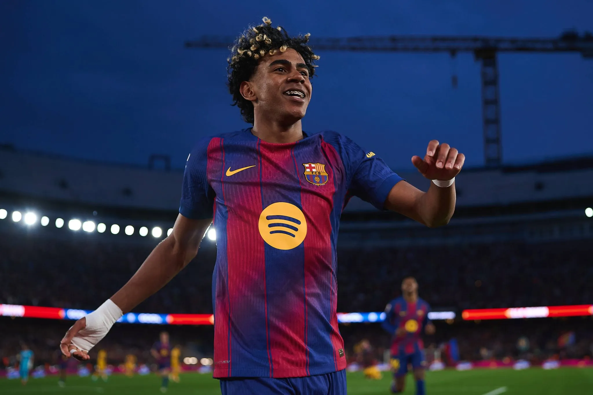 Yamal celebra gol pelo Barcelona