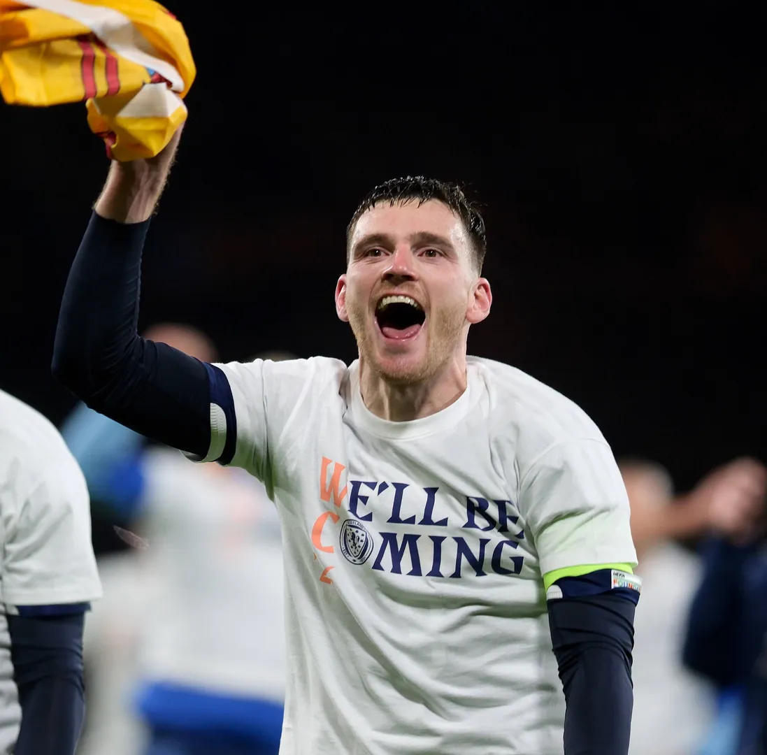 Robertson comemora classifica&ccedil;&atilde;o da Esc&oacute;cia para a Copa do Mundo