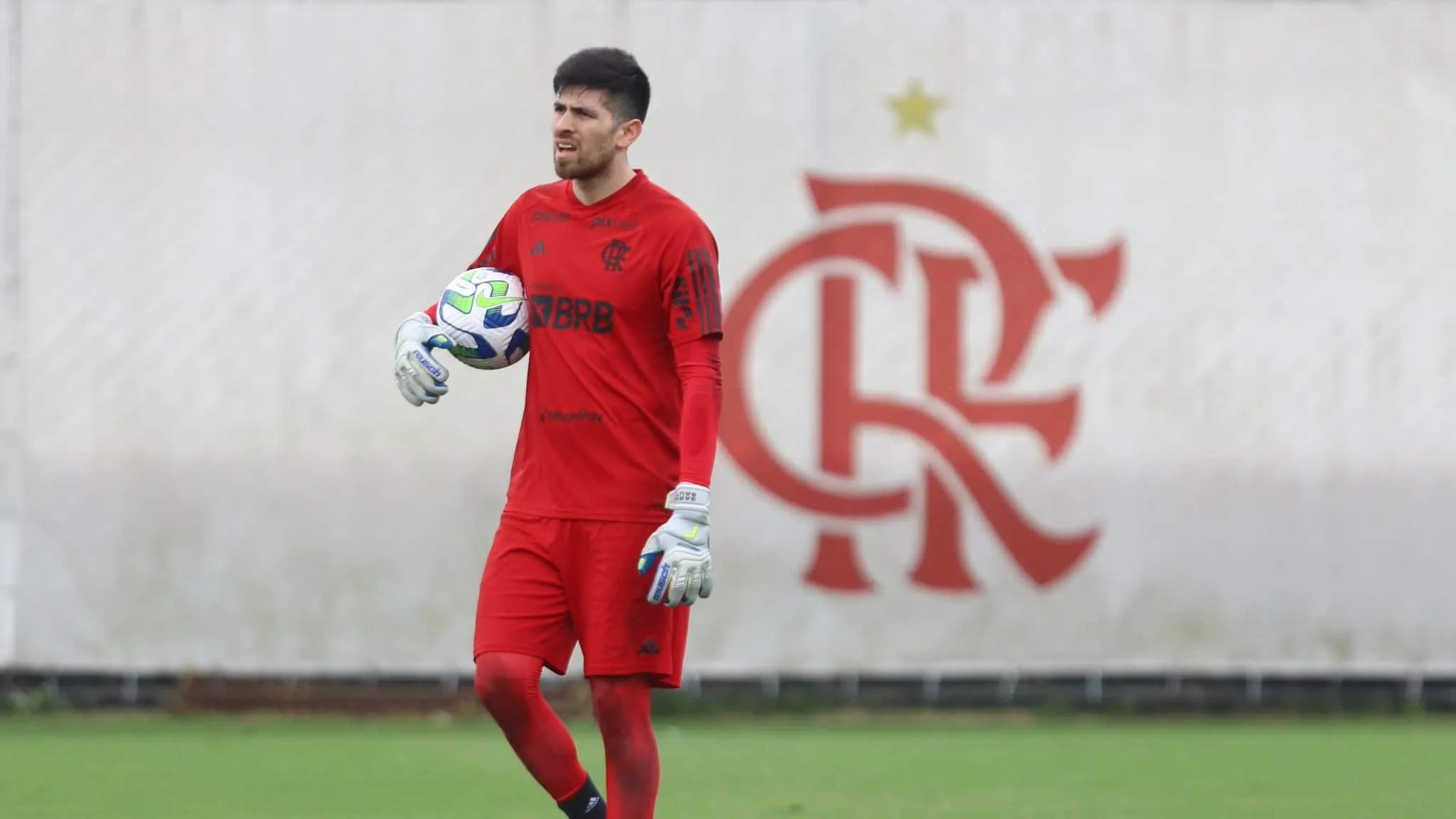 Adaptado, Rossi pode finalmente estrear pelo Flamengo de Sampaoli antes da Copa do Brasil