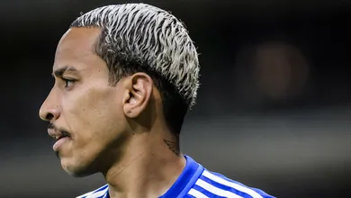 Matheus Pereira, do Cruzeiro, defende Seabra e condena cr&iacute;ticas: &lsquo;Ingratid&atilde;o&rsquo;