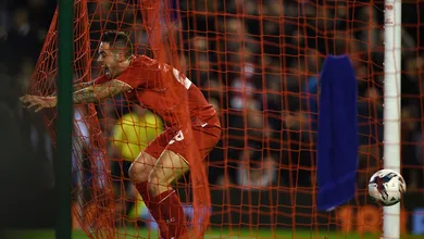 Liverpool chutou 47 vezes, mas precisou dos p&ecirc;naltis para bater a pior defesa da 4&ordf; divis&atilde;o